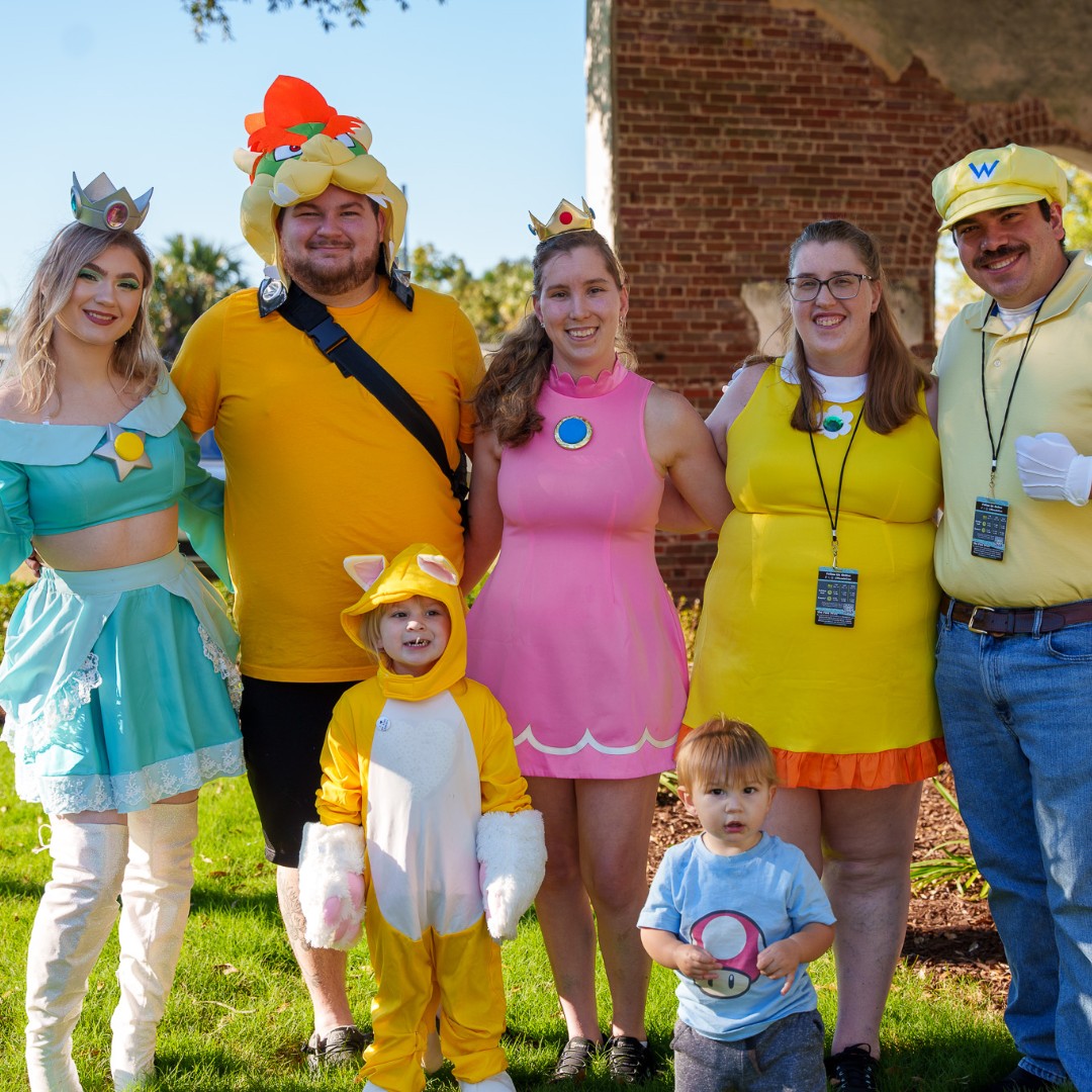 There’s nothing like causing some nerdy chaos together! 🦸‍♀️👨‍👩‍👧‍👦 WasabiCon is the perfect playground for family cosplay fun: matching outfits, inside jokes, and epic photo ops included. 📷💥If you could suit up as any fandom fam, who would you be? ✨🛡️