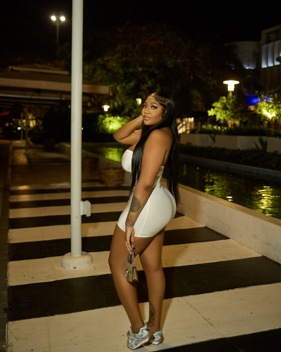 loveeeebrit's tweet image. ain't no prime... I get better with time🤍