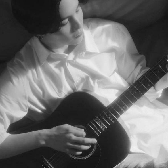12 روز فقط مونده تا این دلتنگی تموم بشه..
#Yoongi #민윤기
