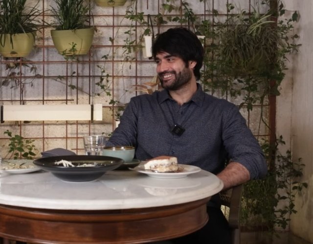 Just watched VD's latest interview and it's really the best🤌I was happy watching it emotional as he was talking about his daughter his family🥺His sense of humor expressions, everything was perfect And the way he respects his fans🥹🤧

#VivianDsena