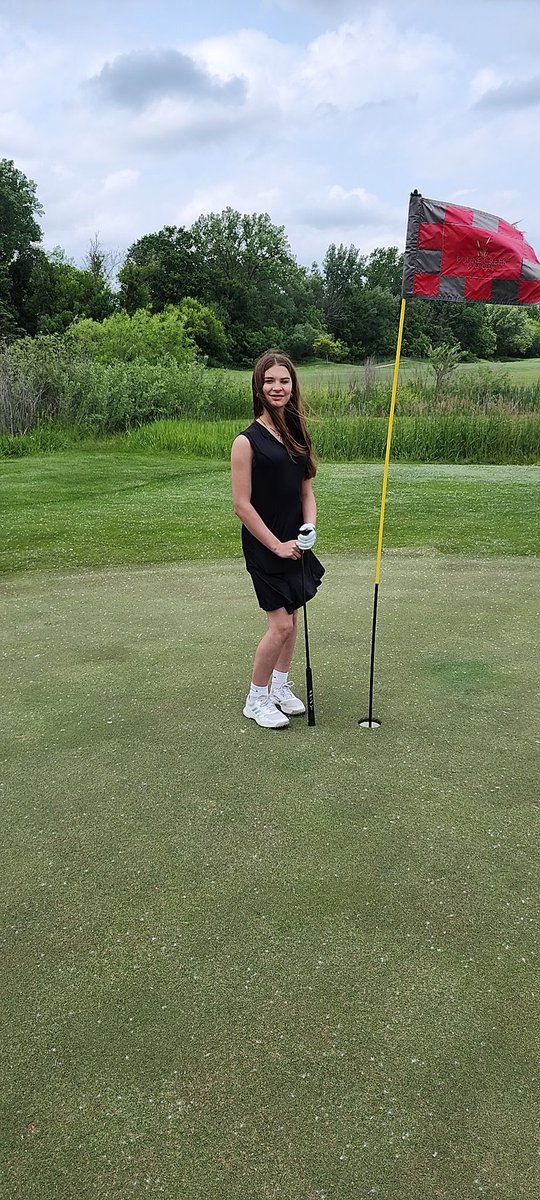 The young kid with her first par (on her first hole too!!!).  Nice job Rose!
