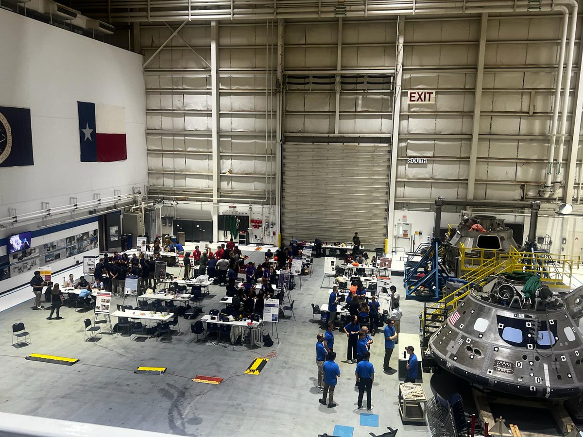 EngineeringUSF's tweet image. 🚀 USF Engineering students &amp;amp; alum traveled to NASA’s Johnson Space Center to test their student-built lunar regolith sampler in the Neutral Buoyancy Lab! The project was designed during a USF fall 2024 course &amp;amp; earned a spot in the 2025 Micro-g NExT challenge. 🌕 #USFEngineering