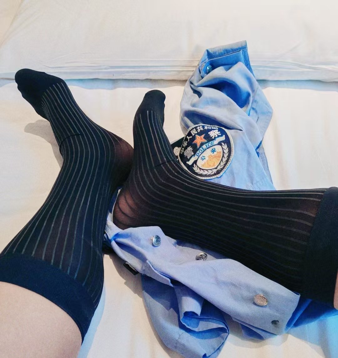 uniform tweet media