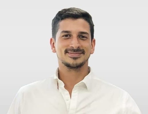 Después de lo ocurrido en el país en los últimos días, a ratos se siente que toda lucha está perdida. Pero de repente me salen en fotos del recuerdo en el cel, y lo veo sonriendo. Se que quizás mi flaco preferiría que nos evitemos todo esto para tener paz. Pero jamas tendríamos