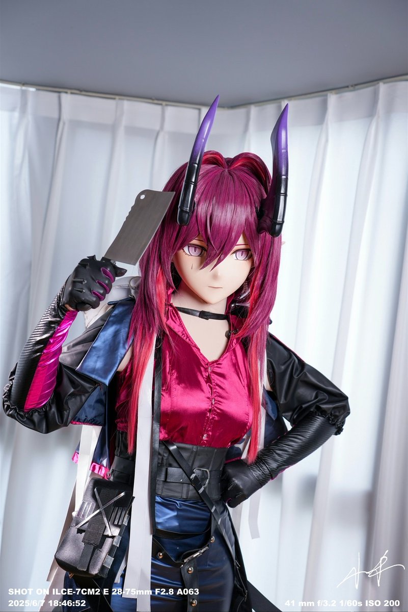 刺客，自然是什么都能用作武器
入替＆🔧：
<a href="/kiger_CNxiaohe/">一块小禾</a> 
📸＆🔧：有狐 
#Arknights  #kigurumi #阿斯卡纶
#Ascalon