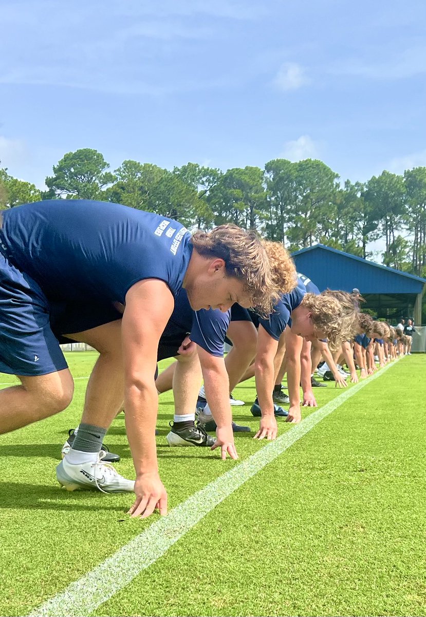 GSHSDolphins's tweet photo. Back at it‼️
Summer Grind💪🏽‼️
#ShoreUp
🐬🏈🏖️ https://t.co/QNDr1deMkK