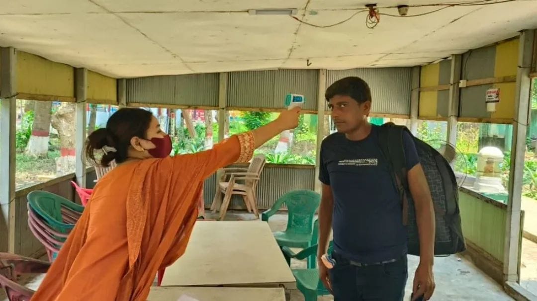 করোনা প্রতিরোধে আখাউড়া স্থলবন্দরে কড়াকড়ি: তাপমাত্রা স্ক্যান ও সচেতনতায় জোর