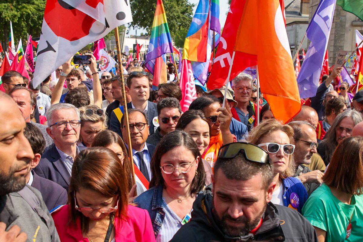 « L’histoire n’est pas une marche irréversible vers le progrès. La paix, la liberté, l’égalité, la solidarité, ne sont jamais acquis.

À nous de réveiller l’espoir, pour faire croire à nouveau en des jours heureux ! »
-@chloeridel

📢 Au RN et à ses idées haineuses : NO PASARAN !
