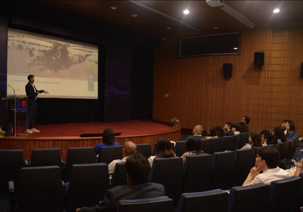 WFP Rep.Dominicana | Programa Mundial de Alimentos (@wfp_rd) on Twitter photo 🟦 Innovación
🟦 Impacto Social
Compartimos con <a href="/GlobalShapers/">Global Shapers</a> como desde WFP integramos la #innovación como vía para el #desarrollo. Desde proyectos hasta plataformas que mejoran las condiciones de los más vulnerables.
<a href="/tinoffidalgo/">Ernestino Fidalgo</a> 🟦 Innovación
🟦 Impacto Social
Compartimos con <a href="/GlobalShapers/">Global Shapers</a> como desde WFP integramos la #innovación como vía para el #desarrollo. Desde proyectos hasta plataformas que mejoran las condiciones de los más vulnerables.
<a href="/tinoffidalgo/">Ernestino Fidalgo</a>