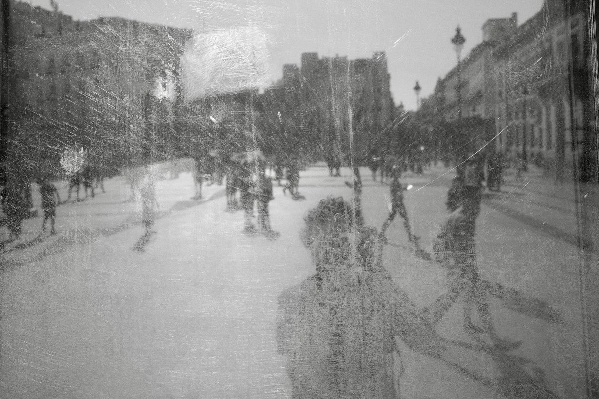 Hiria gure minen neurrira eraiki dugun kaos bat baino ez da.