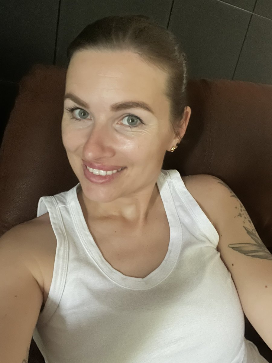 Come to visit my onlyfans.com/jeniferjane 😊 and enjoy my
Pics and vids 🫶🏽