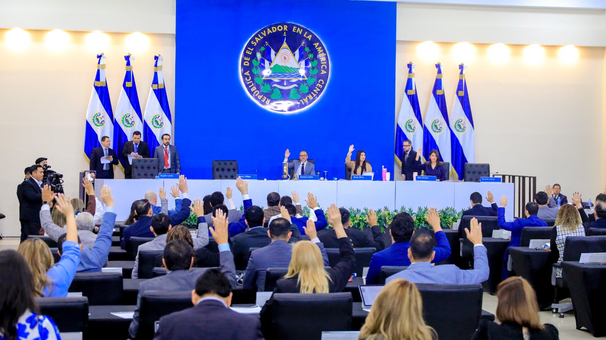 Aprueban ley para crear Dirección de Mercados Nacionales y ordenar la actividad comercial guana.link/N0jXWFyQ