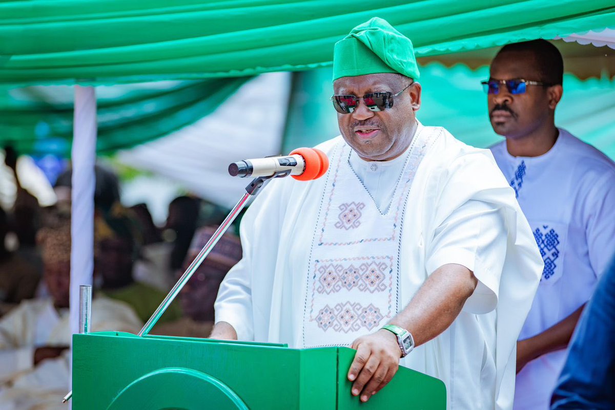 CalebMutfwang's tweet image. MY REFLECTIONS ON THE VISIT OF THE MUSLIM UMMAH AND OUR SHARED COMMITMENT TO PLATEAU STATE
Today, I received a high-powered delegation from the Muslim Ummah in Plateau State, led by the Emir of Kanam, His Royal Highness Alhaji Muhammadu Muazu Muhammadu II, who ably represented…