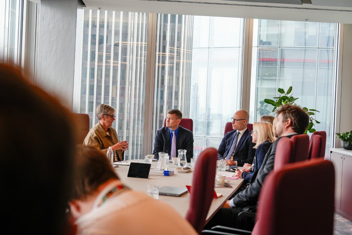 justinmadders's tweet photo. A pleasure to meet @TSB employees and @CarersUK representatives alongside @SKinnock today, to hear about their experiences balancing caring responsibilities alongside work and how TSB supports them in this. https://t.co/CZIMZTj5ar