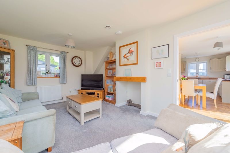 TalktoBowen's tweet photo. PRICE REDUCED TODAY: Winston Fields, Tetchill - £335,000. ⁠Modern 3-bed detached energy efficient passive home set in a small development on the fringes of the picturesque village of Tetchill nr Ellesmere ⁠https://t.co/lFAdLzt6rO #energyefficienthome #escapetothecountry https://t.co/cZwb0bRaHw