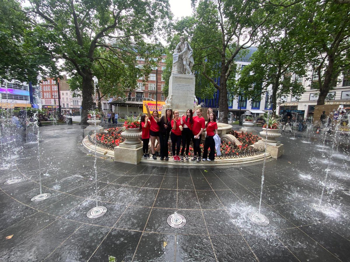 Lots of fun being had in London!!! Pineapple Dance studios!!