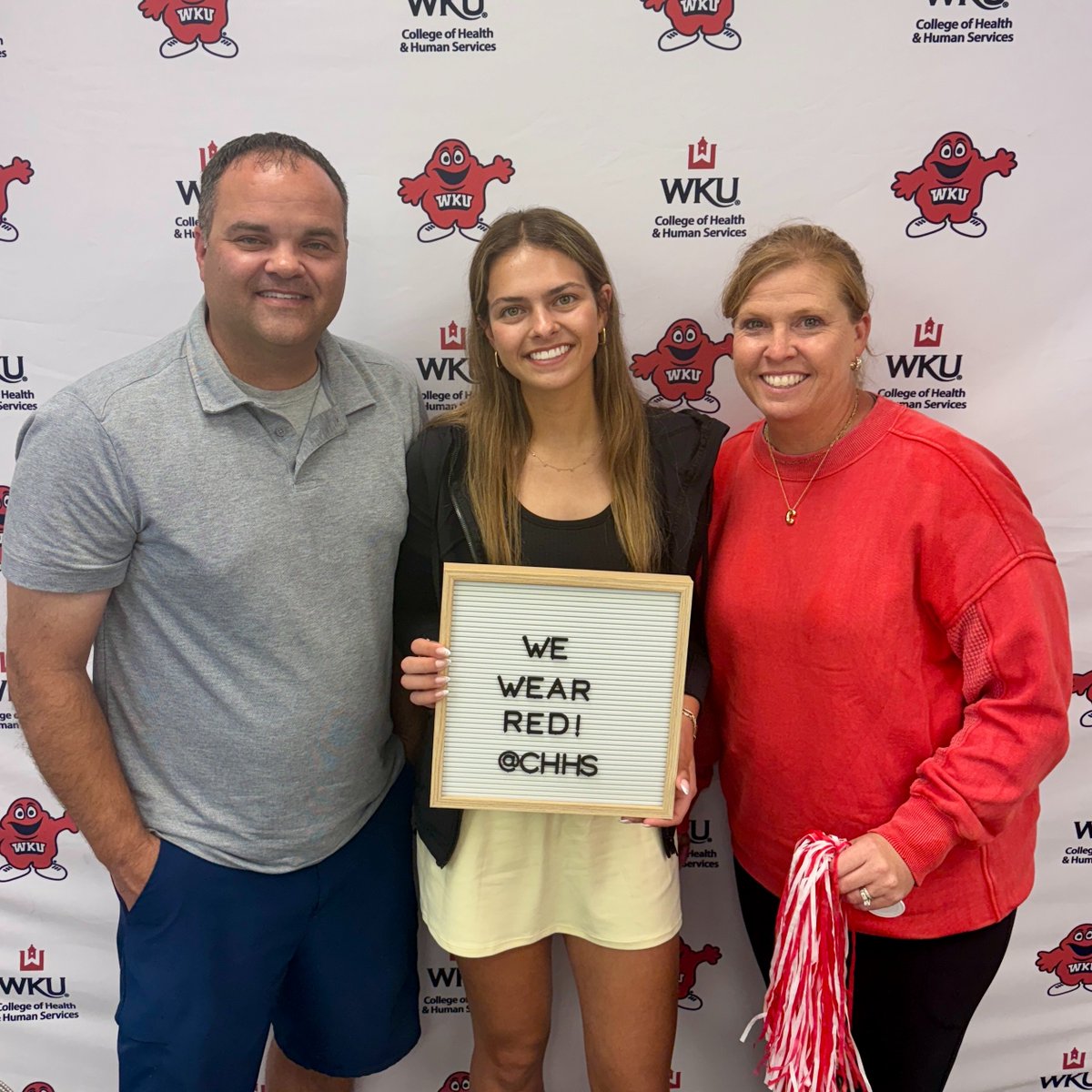 ♥️Mondays in the summer are for CHHS VIP visits!
📅Schedule one today at ow.ly/7sBa50W6xI4
👉Be sure to select the CHHS VIP Information Session on Mondays at 11:30 a.m.! 
🫶 You're gonna love hearing about CHHS!
