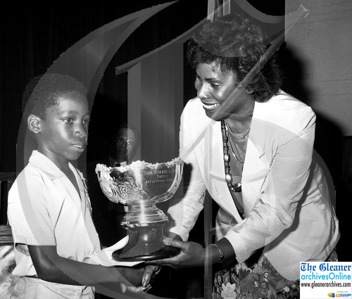 Mrs. Beverley Hall-Alleyne, Director of the Institute made the presentation.