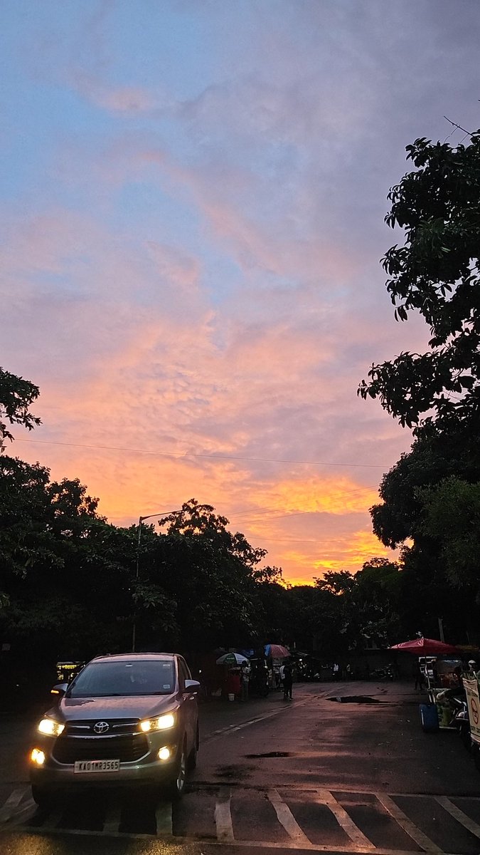 adityadave89's tweet photo. Bangalore is quite aesthetically pleasing. https://t.co/fDl4adWfqr