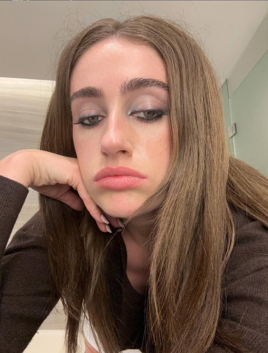 axlg00n's tweet image. someone needs to abuse Rachel's holes and show her what happens when she sluts herself on the internet 😫🔥😵‍💫