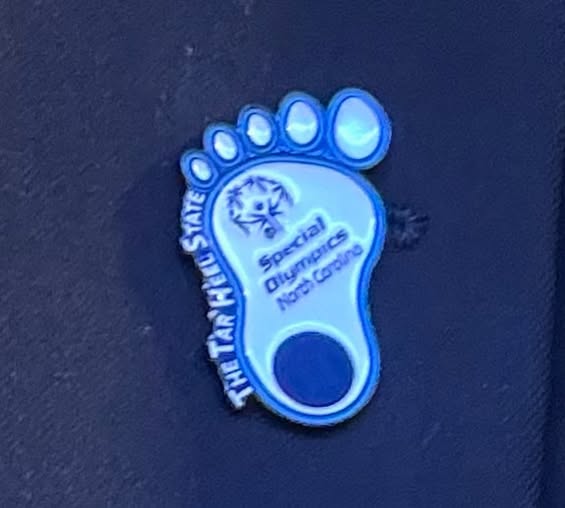 πΏπ€π£β‘ππππ¬ππ£π£ππ ππ§ (@bigweatherabc11) on Twitter photo Rocking my <a href="/soncnet/">Special Olympics NC</a> pin all week. Thanks to special olympian Kelly Dixon for an awesome present!!! #SONC Rocking my <a href="/soncnet/">Special Olympics NC</a> pin all week. Thanks to special olympian Kelly Dixon for an awesome present!!! #SONC