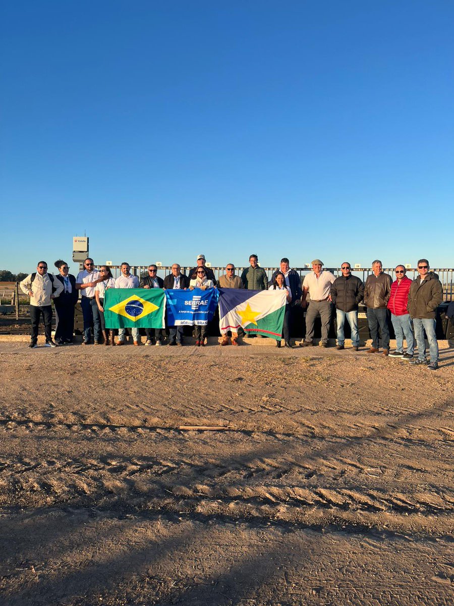 Hoy nos visitó en la Central Hereford de Pruebas Kiyú un grupo de productores y representantes de instituciones ganaderas del Estado de Roraima, del norte de Brasil.

Sus objetivos en Uruguay son el conocer buenas prácticas de cría, recría y engorde, además del intercambio de