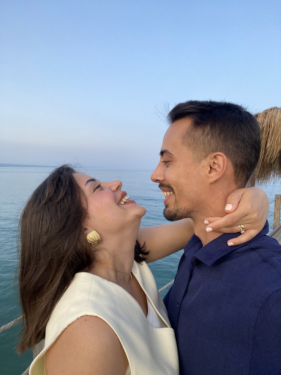 GozdeOdunci's tweet photo. Kibar,anlayışlı, ince düşünceli ve seni deli gibi seven biriyle olmak bu dünyada cenneti yaşamakmış 🖤 https://t.co/HGOjIVrlMj