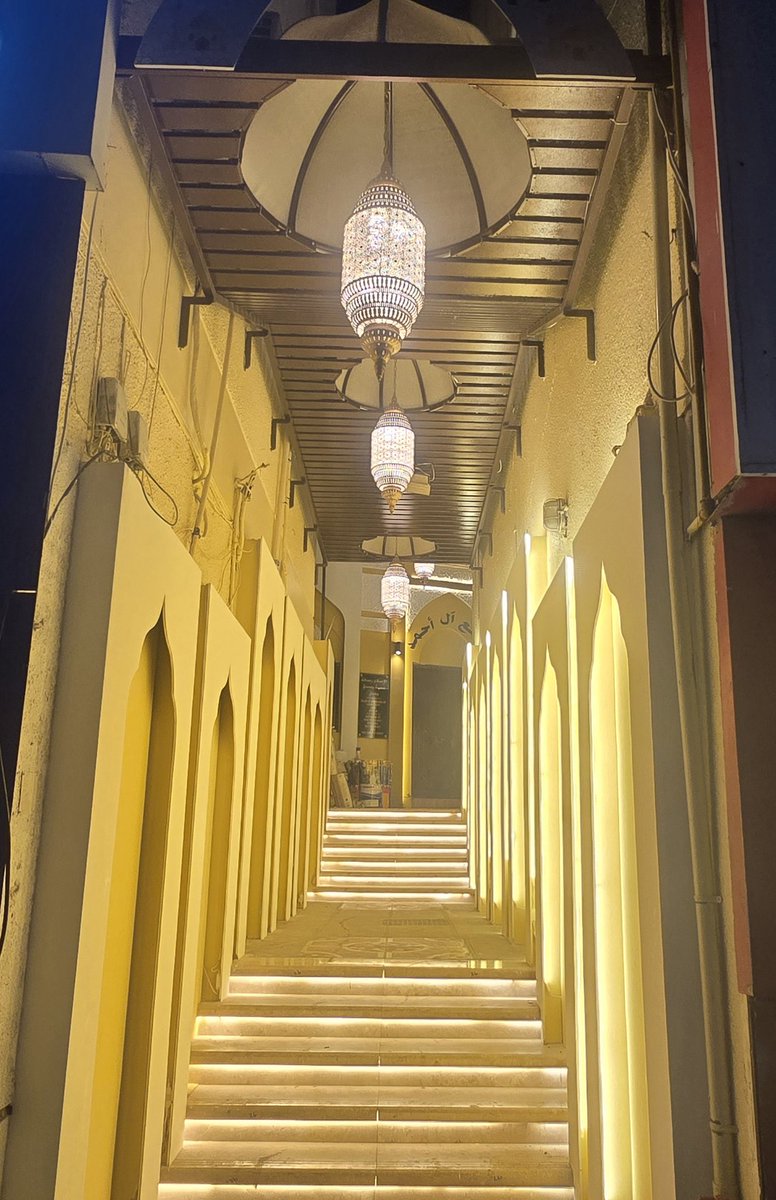 ambrosionelson's tweet photo. Exploring the #vibrant & #magical nightlife of #mutra #Oman
It is a #fantastic place to #photograph
#PhotographyIsArt #PhotonNarrative https://t.co/ltT0XI5B9q