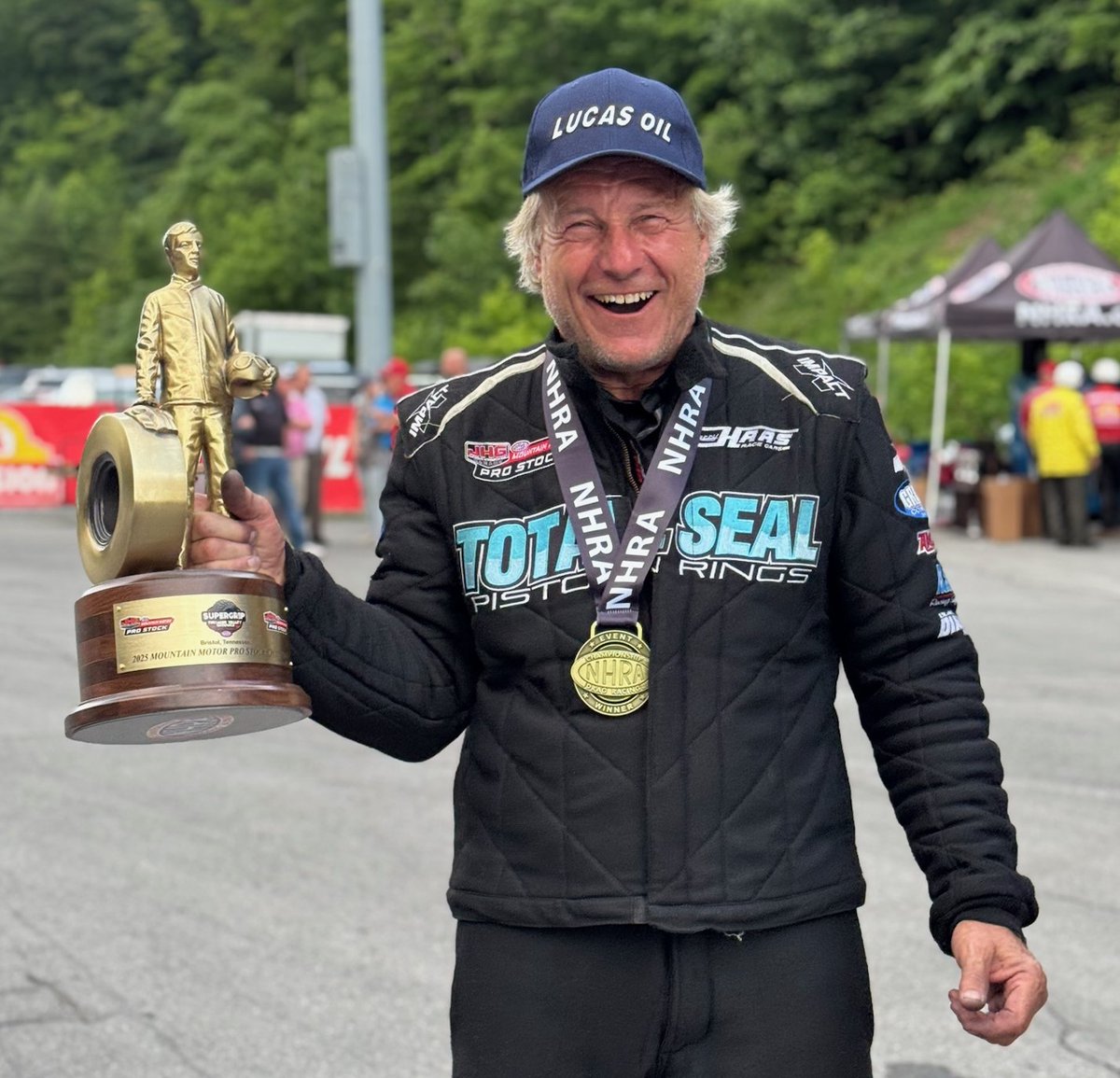 🏁 Congrats to John DeFlorian on a hard-earned Mountain Motor Pro Stock win at NHRA Thunder Valley Nationals in Bristol! 🏆
Precision. Power. Victory.

#NHRA #MountainMotorProStock #PistonRings
@johndeflorianracing <a href="/NHRA/">NHRA</a> <a href="/ImpactbyMCS/">Impact Racing Inc</a>