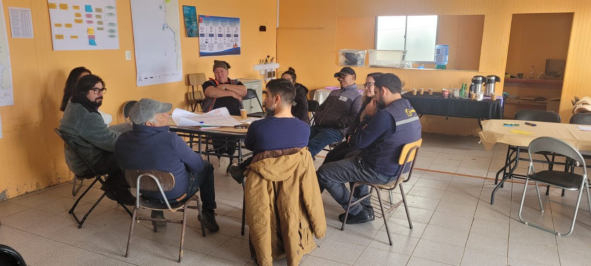 MMAAtacama's tweet image. En caleta Los Burros Sur de la comuna de Freirina. La SEREMI @MMAAtacama Natalia Penroz se reunió con las personas del lugar en el 3° taller para la Elaboración del Plan de Manejo para el ACMU Archipiélago de Humboldt, donde se  definieron las Estrategias del Plan.