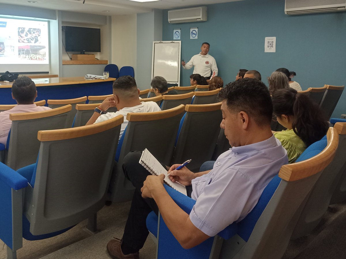 ¡Muy buenas tardes comunidad docente FI!
Hoy en el Centro de Docencia inicio el Curso: "Protección Civil" organizado por la Comisión Local de Seguridad, FI.
Deseamos éxito a los participantes e instructor.