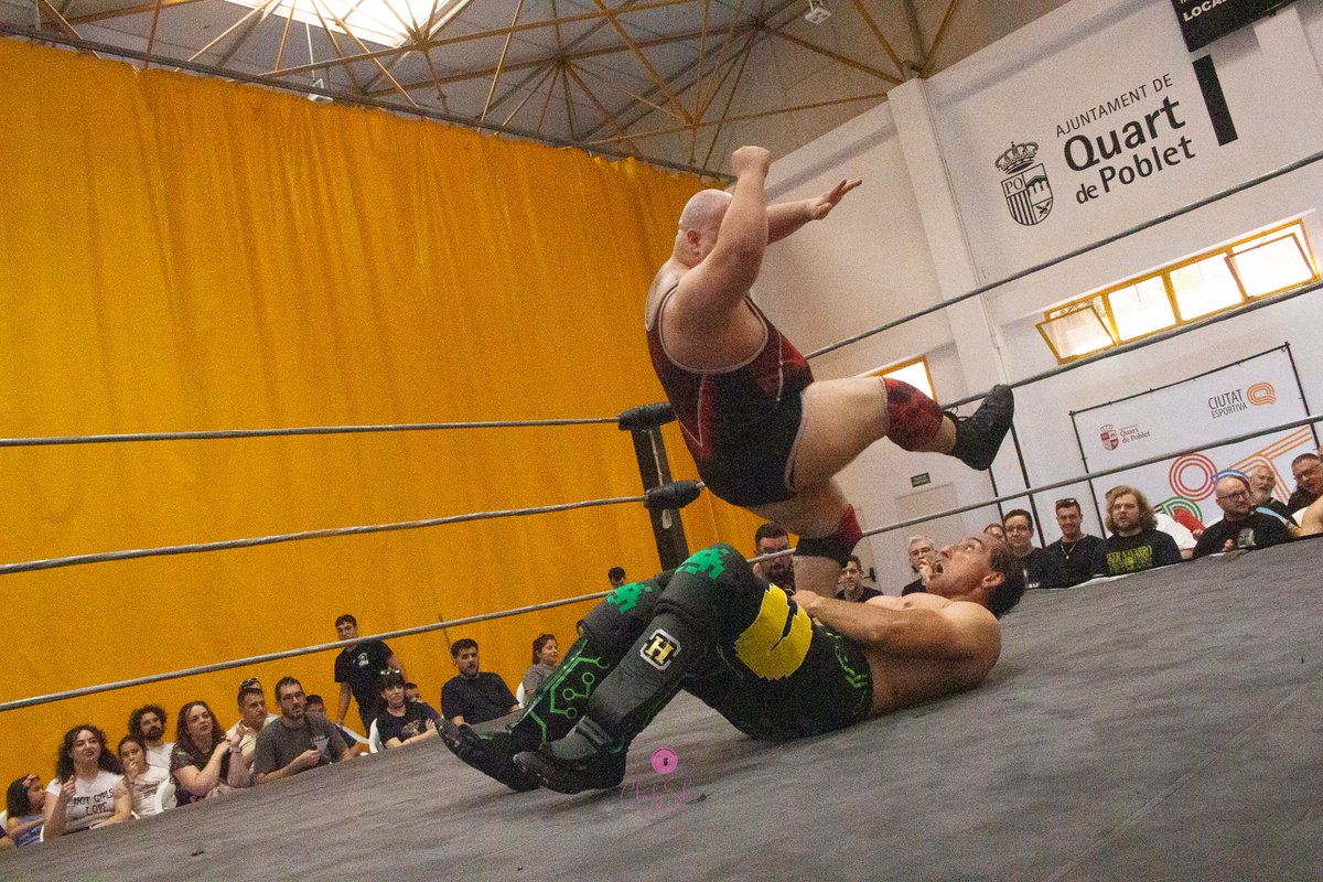 TyrisWrestling's tweet photo. Antes de arrancar, tuvimos un doble Pre Show 🫡

Primero, #AdriaanLemstra 🧢 venció a @AstroidZerow 👾

A continuación, @libertariopw ✊ se impuso a @RubyRuizW 🍻, @huracansebasw 💨, #LitLynn 🤯 &amp; #EduRodriguez 👊 https://t.co/tg8ZUq229r