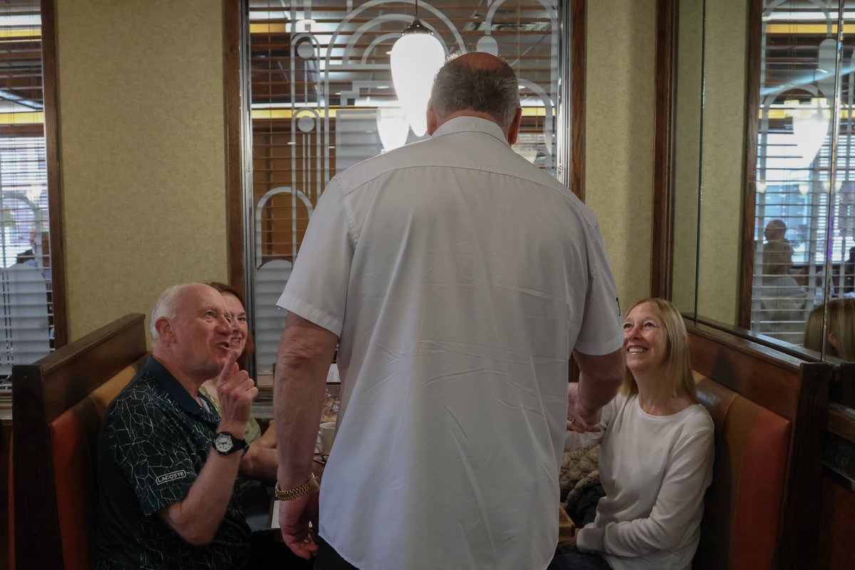 Stopped by diners in Atlantic, Burlington, and Camden counties this morning.

This moment is critically important, especially for South Jersey — and we’re making sure everyone has a plan to vote tomorrow.