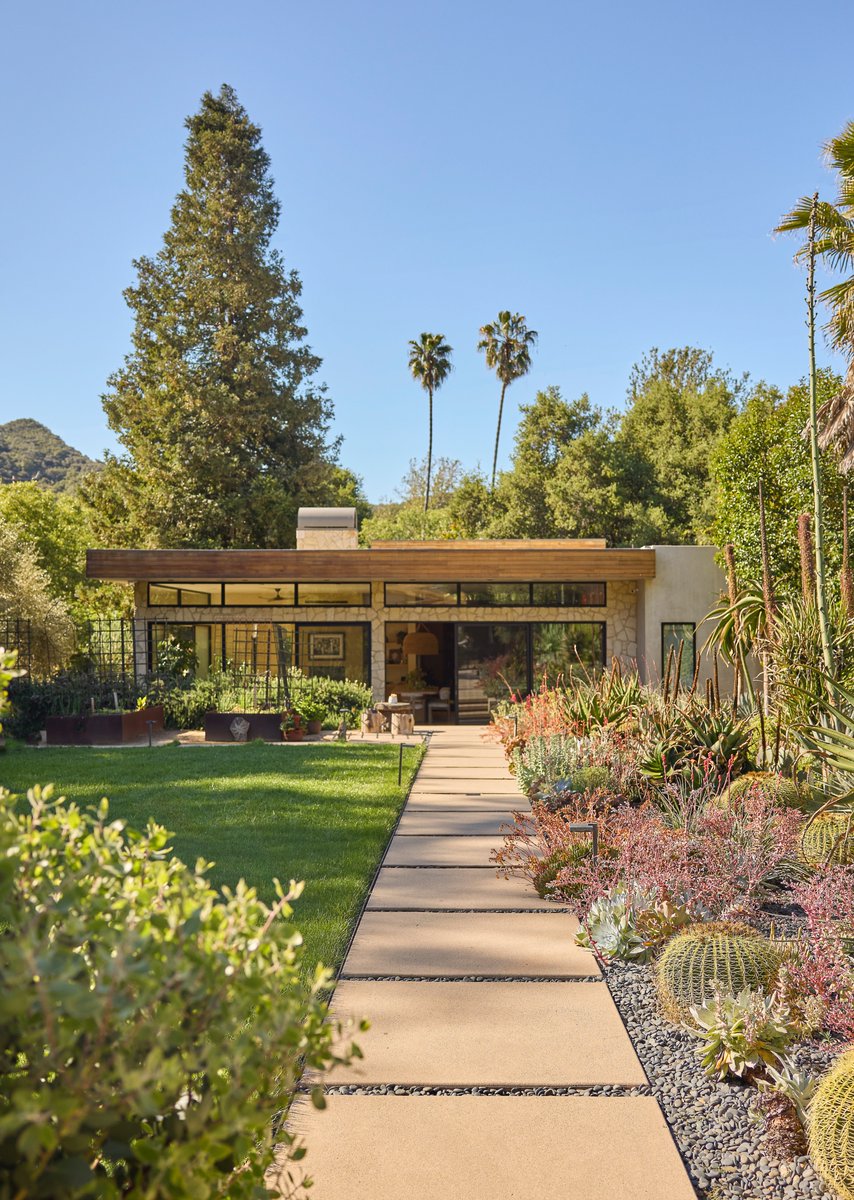 EllimanCA's tweet image. Where Mountains Meet Sea 🌄

Nestled in the serene beauty of Topanga, this private estate offers the perfect blend of luxury and tranquility. [Listing: Mark Kitching | bit.ly/1418-Bonnell]  ⁠#EllimanCalifornia  #LosAngeles