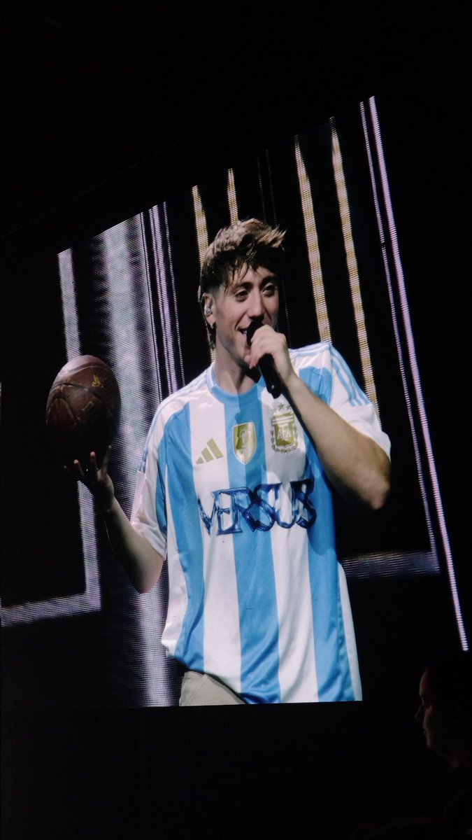 Agus_carr09's tweet photo. Ayer cumplí un sueño, Paulo te amo https://t.co/6LjRD4I2BN