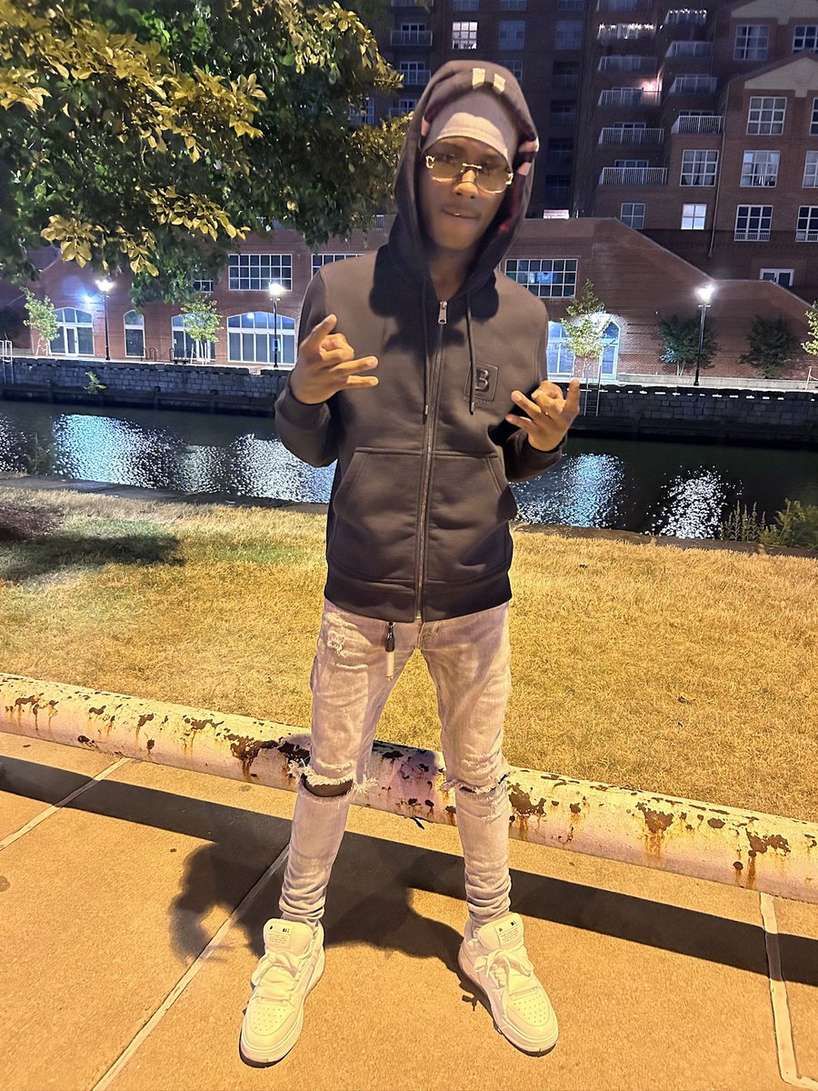 bitchitscdouble's tweet photo. my heart & soul I love you bitch forever gon hold shit down #freetherealest๐ https://t.co/GERLFvcvGe