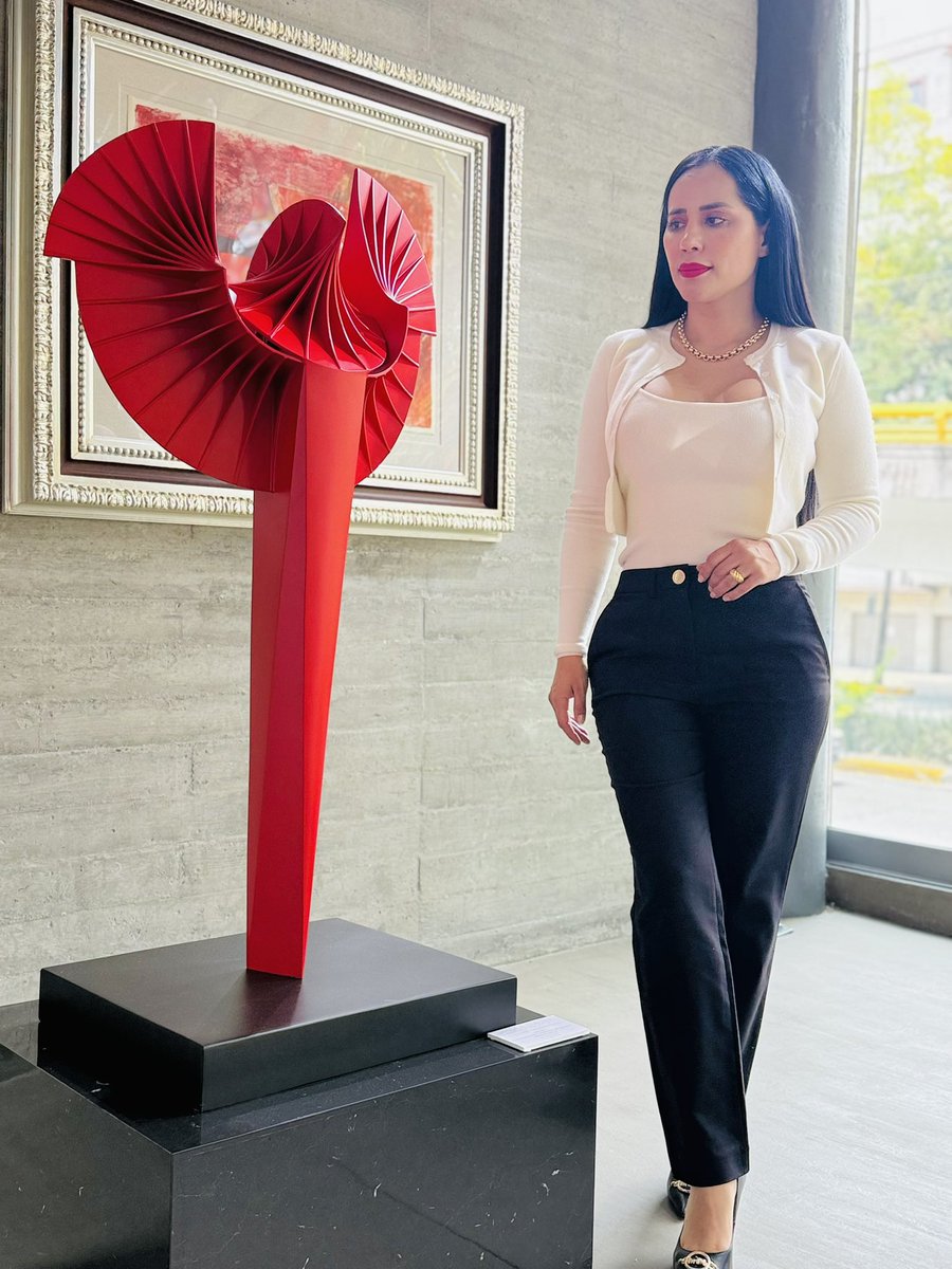 Sandra Cuevas (@sandracuevas_) on Twitter photo "Águila Bicentenaria"
-Creada con motivo del Bicentenario de la Independencia de México.
-Representa el poder y la fuerza de México. 
-La primera, de tamaño original, se encuentra en Tamaulipas, midiendo 40 m de altura.  ¡Viva el arte! ¡Trabajando en #SandraCuevasGaleríaDeArte! "Águila Bicentenaria"
-Creada con motivo del Bicentenario de la Independencia de México.
-Representa el poder y la fuerza de México. 
-La primera, de tamaño original, se encuentra en Tamaulipas, midiendo 40 m de altura.  ¡Viva el arte! ¡Trabajando en #SandraCuevasGaleríaDeArte!