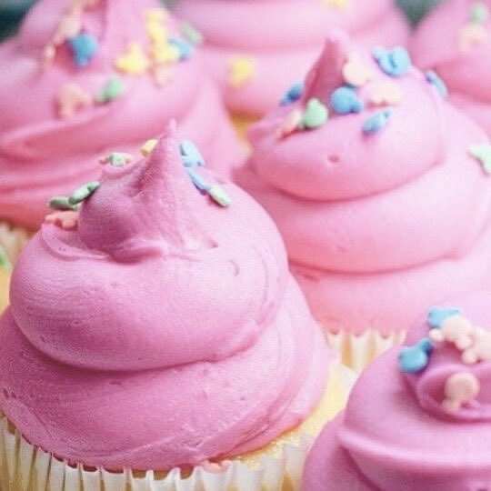strawiberi's tweet image. I repost cute pictures from Pinterest📌
for you to repost🎀
⛔️DNI: NSFW + I block freely.
Have a cupcake🧁🛼 sweet day!