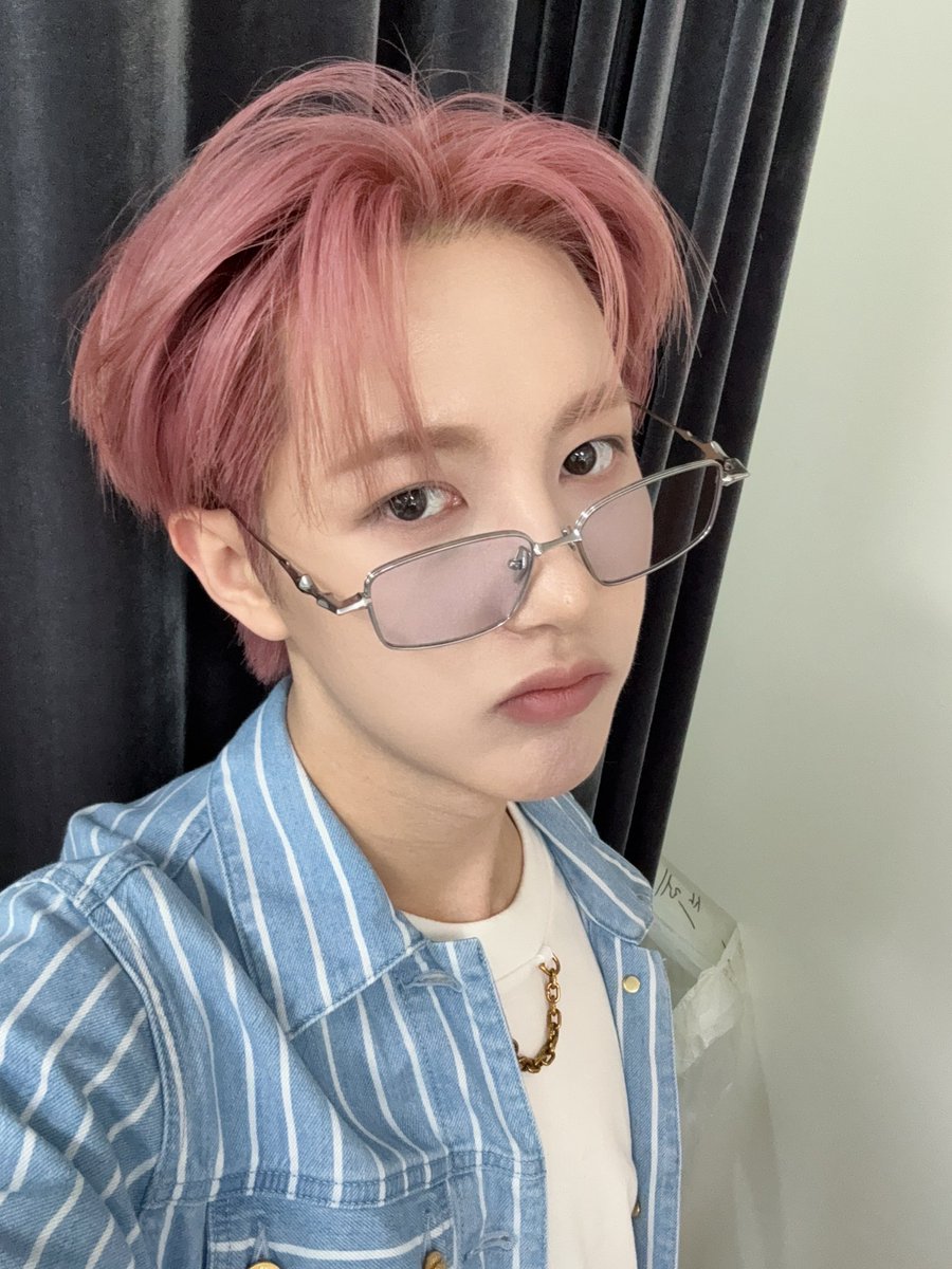 makememeiyd's tweet photo. เคะหล่อ                                                              เมะน่ารัก https://t.co/W2xbgZhA5j