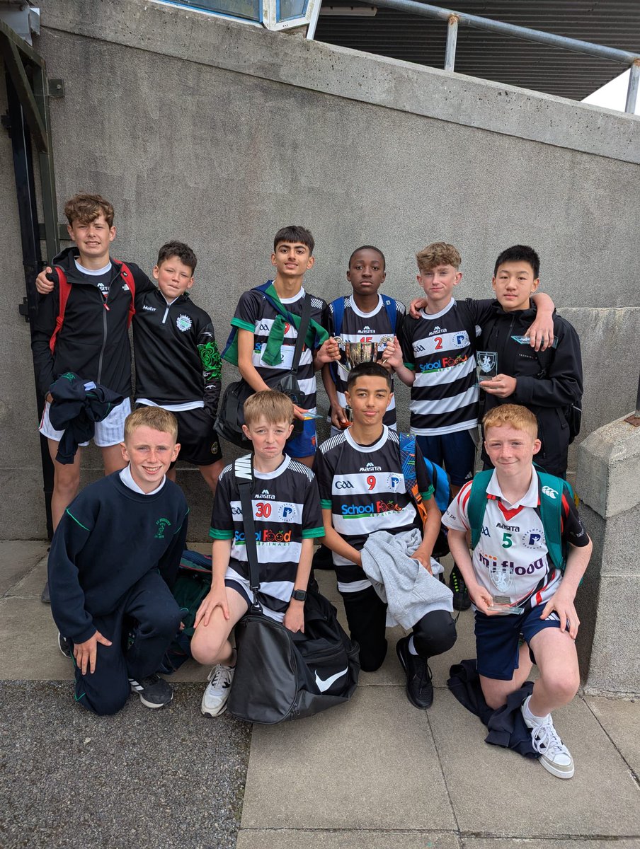 Massive congrats to our school senior athletics team on winning the Colin Dunne Offaly primary school track and field athletics 2025 -special thanks to Mr Cooke and Mr Hogan for organising the school trials ,picking the team and taking the boys over to Tullamore harriers🏆⭐️❤️💚