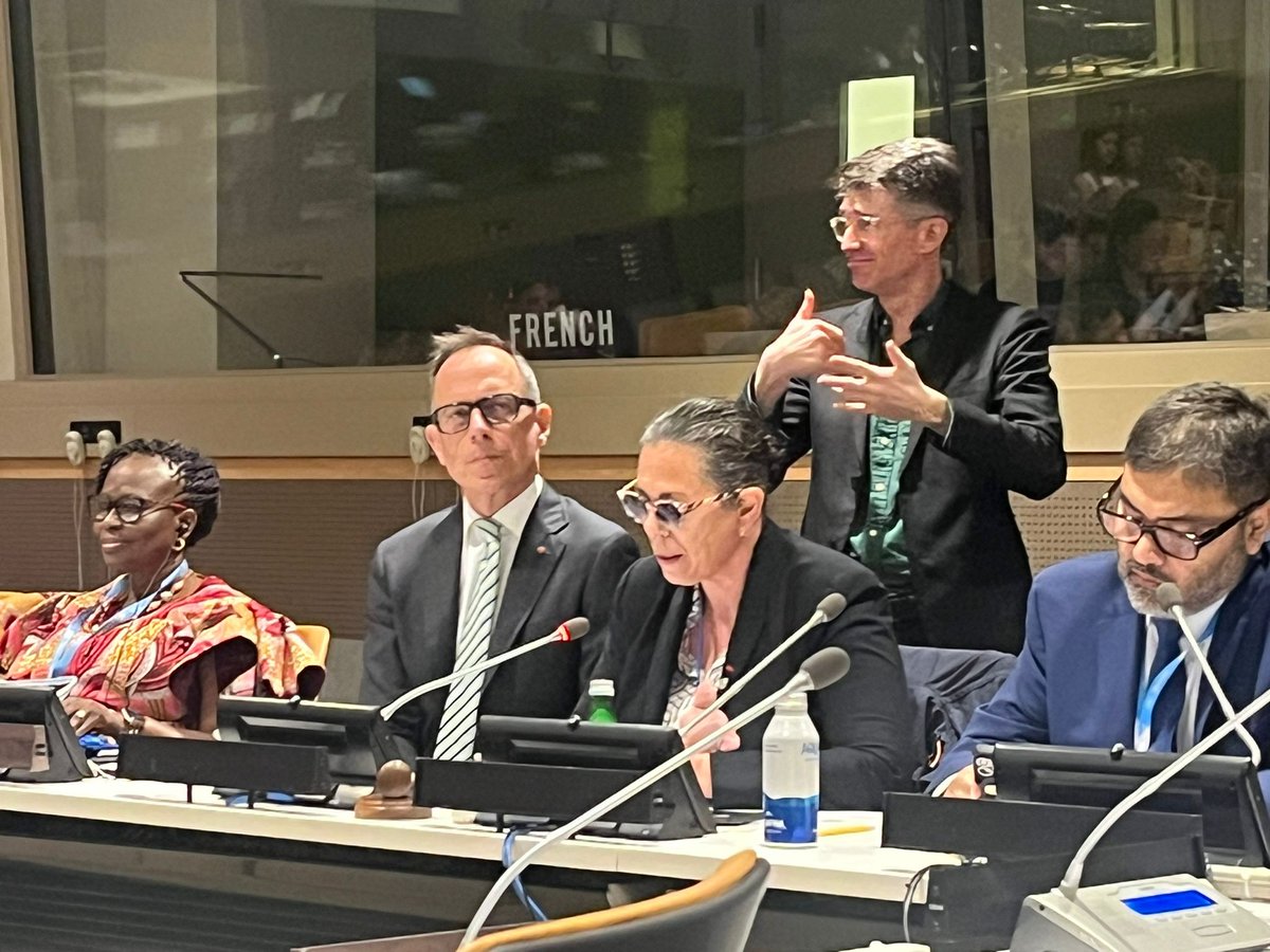 #COPS18 #Even <a href="/mkabir2011/">Monjurul KABIR</a>
Intersectionnalité #femmes et #handicap #CRDPH
"Comme si le handicap suffisait à justifier les viols et à rendre notre histoire silencieuse (...) On leur retire le droit de disposer de leur corps, de devenir mères, d’avoir une vie intime" <a href="/rabatel_marie/">Rabatel Marie</a>