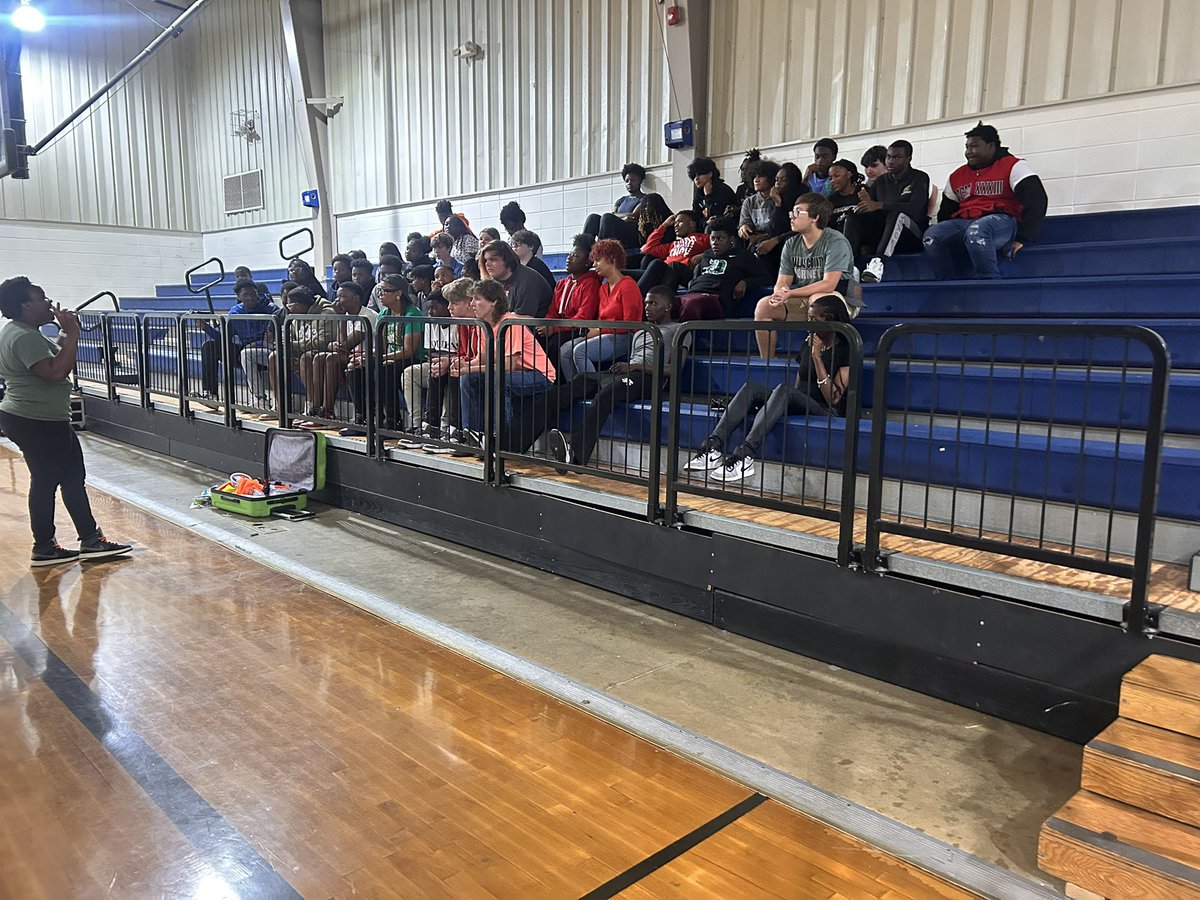 We kicked off our Summer Of Hope Tour with this amazing group at Martin Middle School💜💚#staydrugfree #DFC #dfcproud