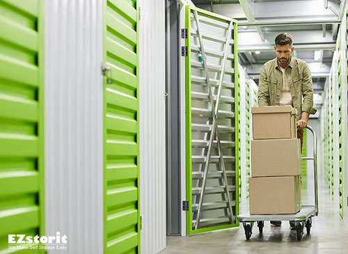 Thinking about investing in a climate-controlled storage unit? 🤔 Dive into latest blog on EZstorit and discover why it is the perfect fit for you! 👉 ow.ly/9UkS50VLg7A 

🔥Secure your ideal unit today and keep your belongings safe ow.ly/X5JH50VLg7E