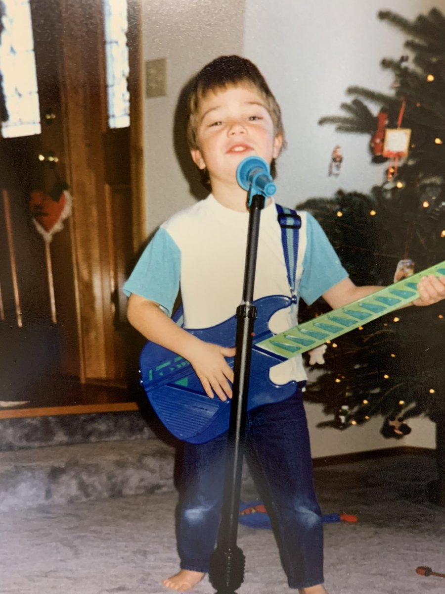 i guess it was always bound to happen
🎸🕺