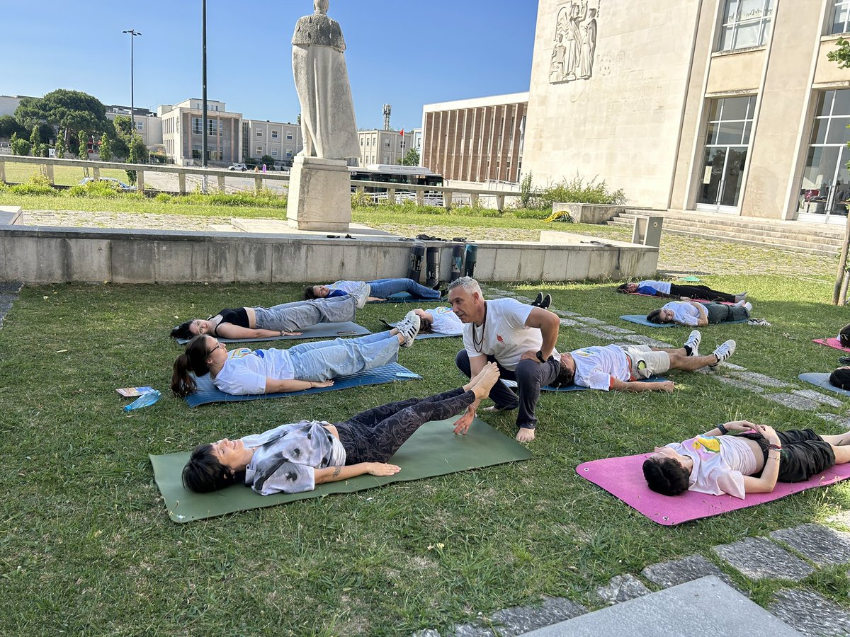 IndiainPortugal's tweet photo. The Embassy of India @IndiainPortugal in collaboration with the League of Asian Studies celebrated the 11th International Day of Yoga at the University of Lisbon. Students enthusiastically participated in the yoga session.
@moayush @MEAIndia @IndianDiplomacy
#FLUL #LisbonUniversity #IDY #IndiaPortugal #YogaDay2025