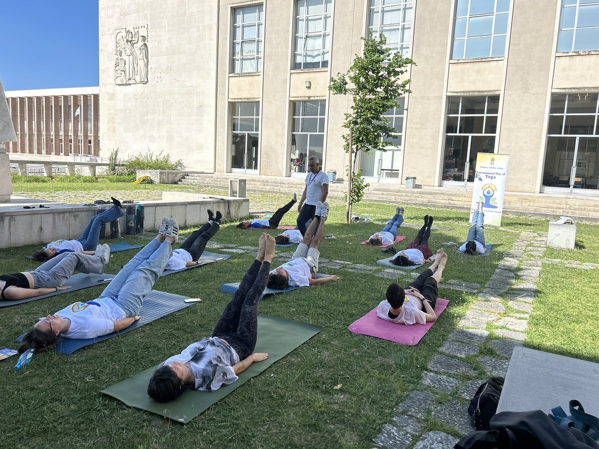 IndiainPortugal's tweet photo. The Embassy of India @IndiainPortugal in collaboration with the League of Asian Studies celebrated the 11th International Day of Yoga at the University of Lisbon. Students enthusiastically participated in the yoga session.
@moayush @MEAIndia @IndianDiplomacy
#FLUL #LisbonUniversity #IDY #IndiaPortugal #YogaDay2025