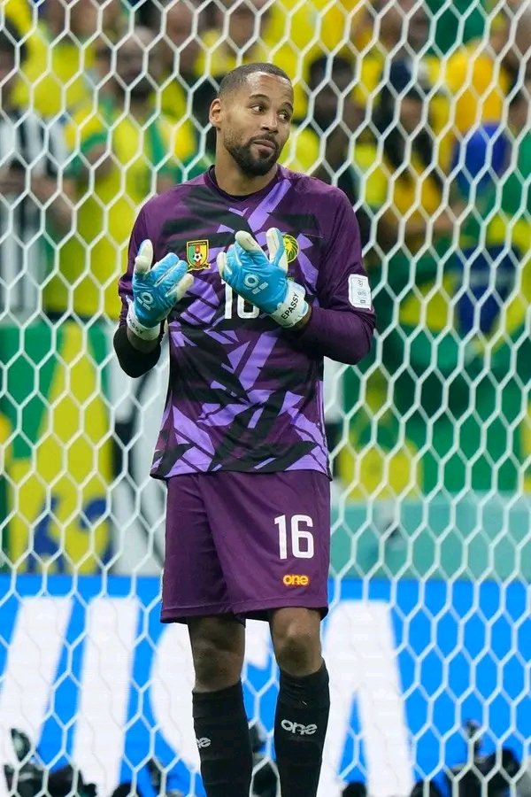 Devis Epassy will be In-between the Sticks for the lions tonight.

 It's been 2 years and 2 months since his last appearance against Namibia 

• Cameroon vs Equatorial Guinea [ 9PM]