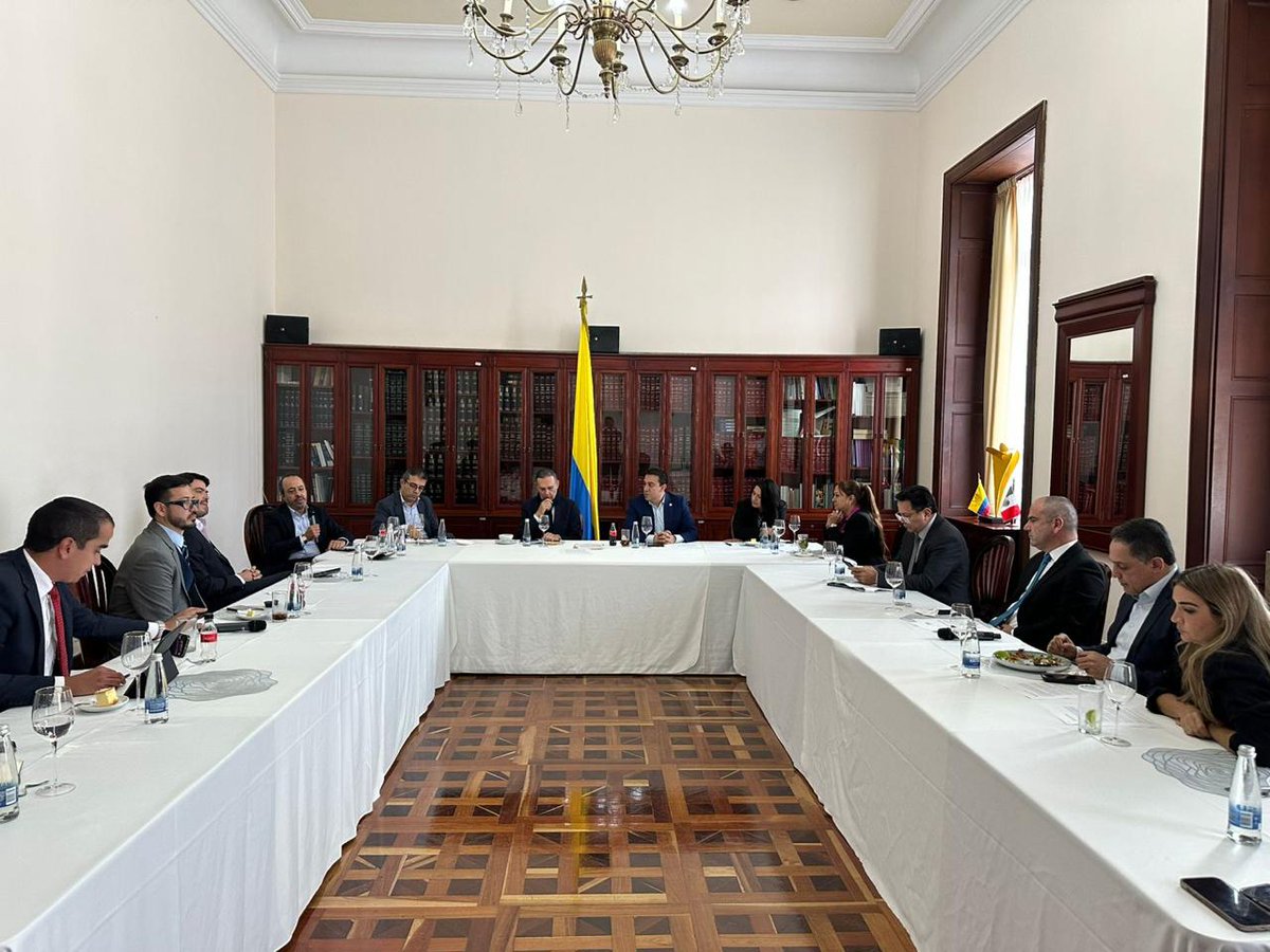 ÚltimaHoraCaracol tweet media