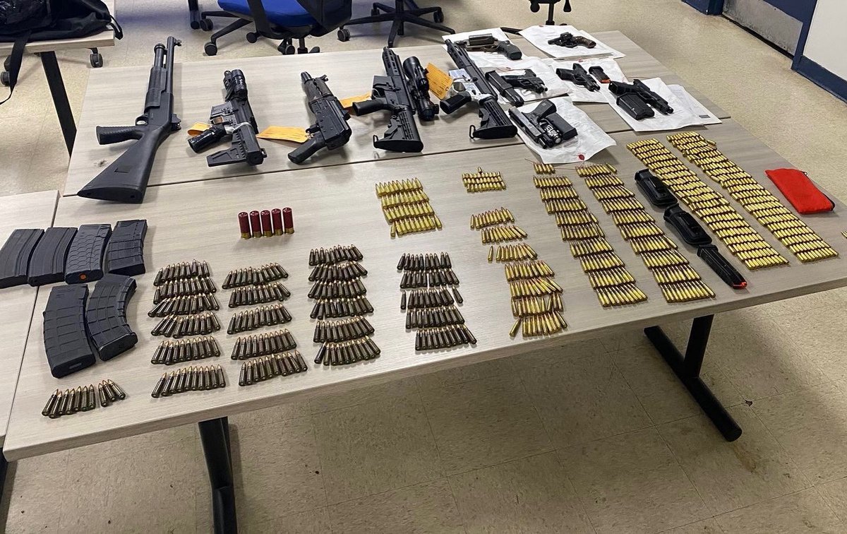 BaltimorePolice's tweet image. Southern District Armed Robbery &amp;amp; Handgun Violation Arrest
 
On June 7, 2025 at approximately 8:18 a.m., officers were dispatched to the 1200 blk of W. Pratt St in reference to a robbery. Officers spoke with a 56 y/o male, who informed officers that he was robbed of his property.…