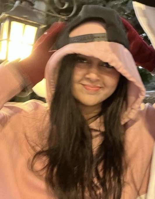 fizasticcc's tweet photo. happy birthday bbg, may your love for food never fades and may you always be this cute and happy self @itsmetejasswi <3 https://t.co/UKbgvojNH5